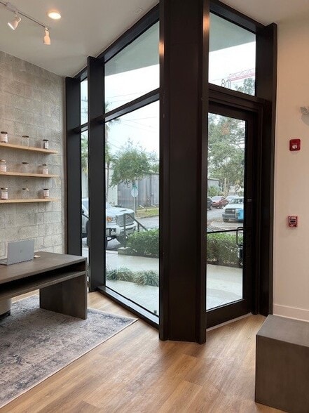 1542 4TH St, Sarasota, FL à louer - Photo intérieure - Image 2 de 14