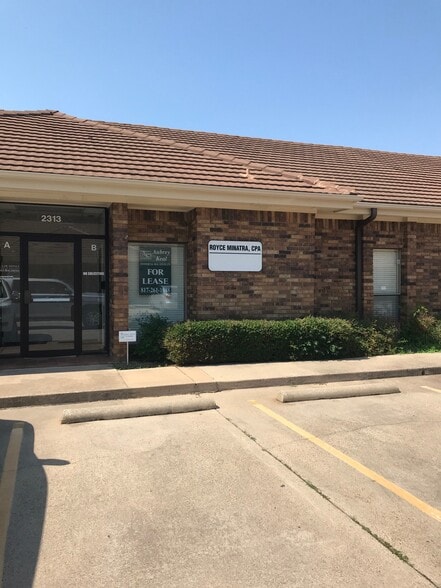 2313 Roosevelt Dr, Arlington, TX for lease - Primary Photo - Image 1 of 1