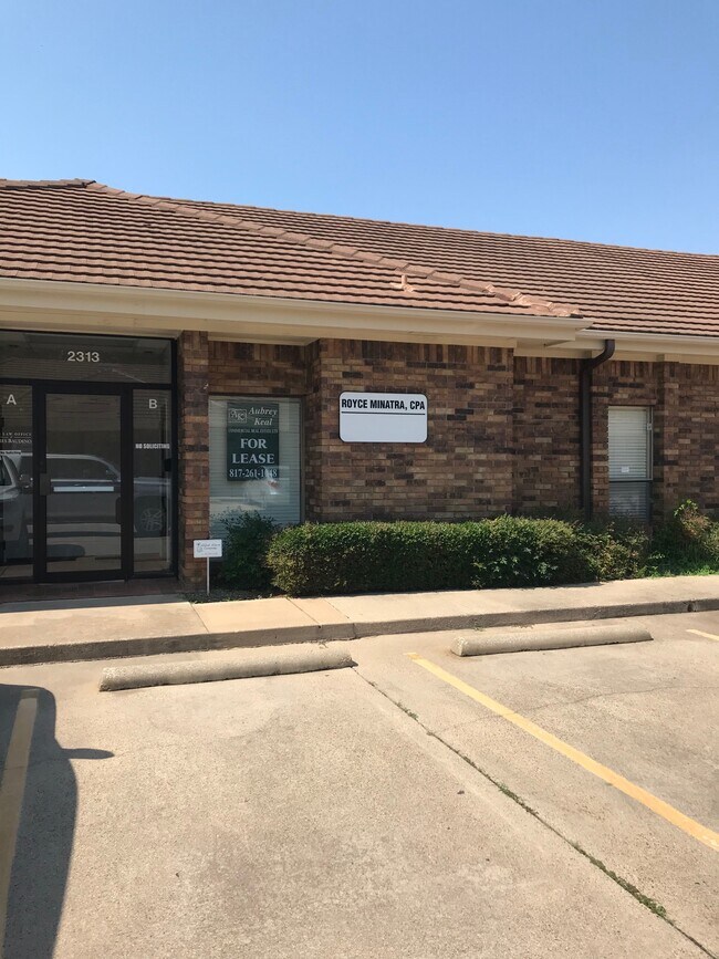 More details for 2313 Roosevelt Dr, Arlington, TX - Office for Lease