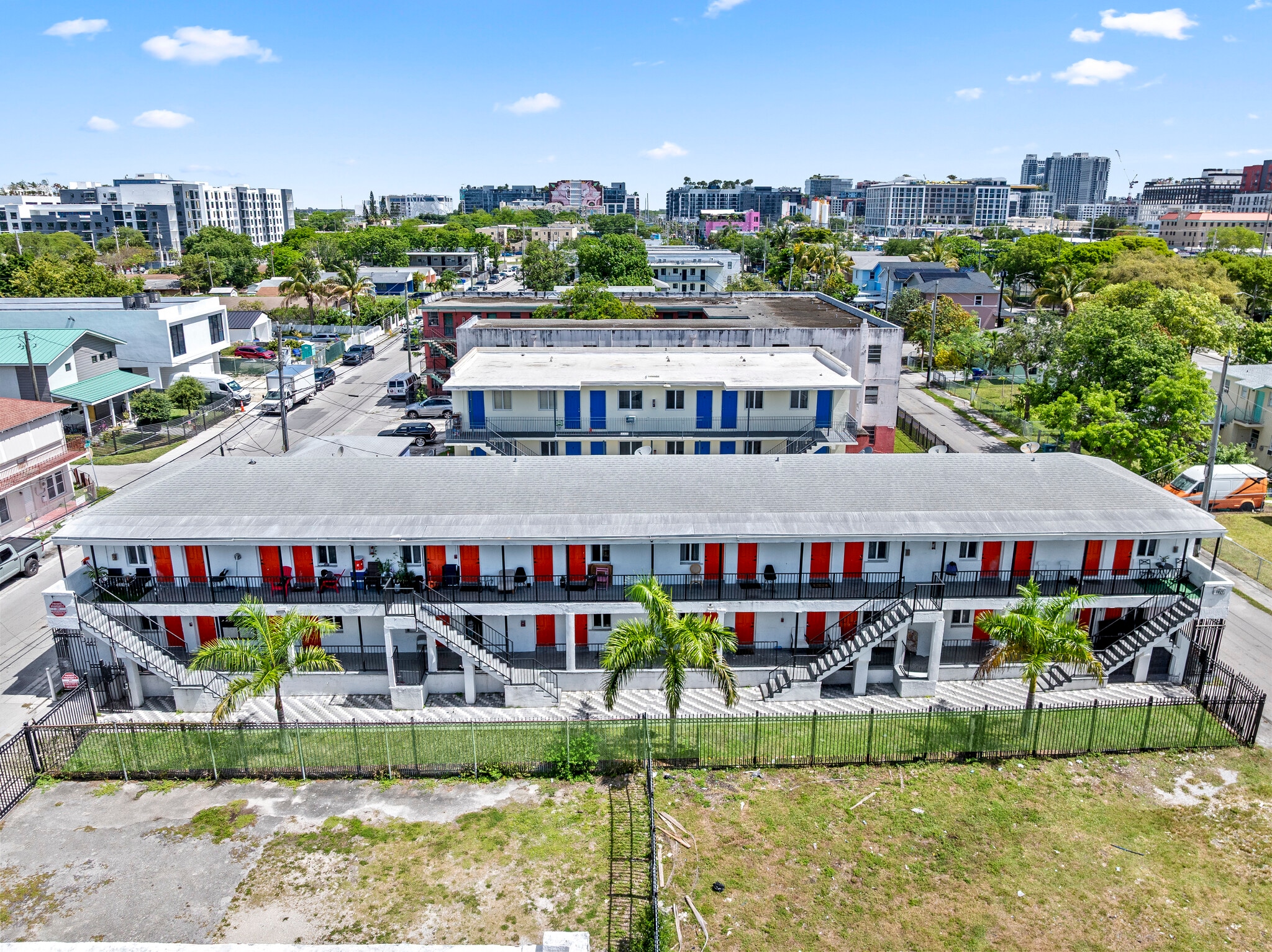 1829 NW 2nd Ct, Miami, FL à vendre Photo du bâtiment- Image 1 de 32