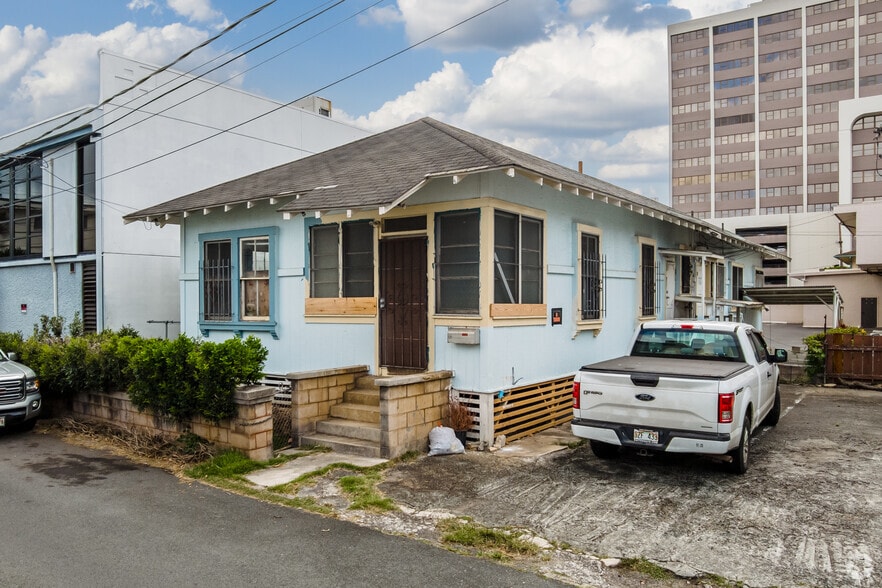 1246 S King St & 1012 Akala Ln portfolio of 2 properties for sale on LoopNet.ca - Primary Photo - Image 2 of 2