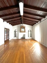 10623 Riverside Dr, North Hollywood, CA for lease Building Photo- Image 2 of 12