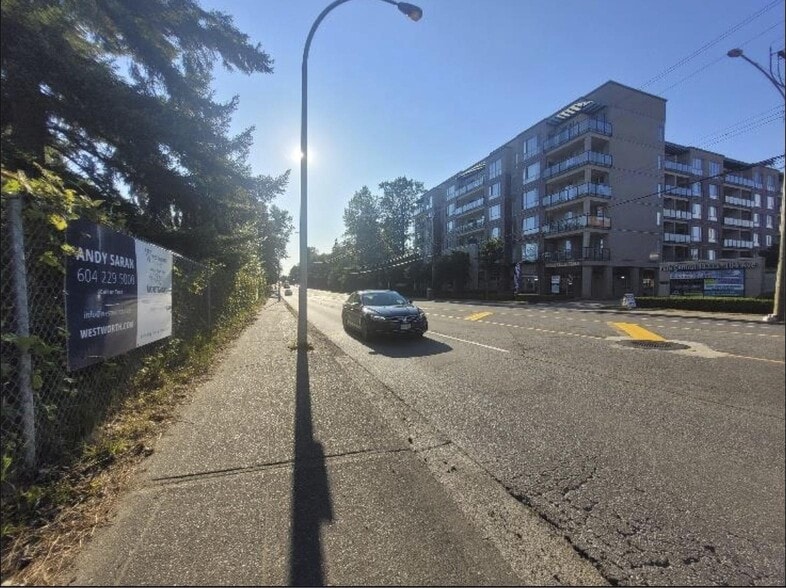 14310 104 Av, Surrey, BC à vendre - Photo du bâtiment - Image 3 de 3