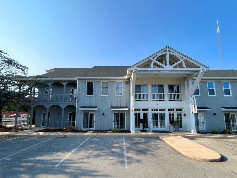 111 Centerville Rd, Lancaster, PA for lease - Building Photo - Image 1 of 23