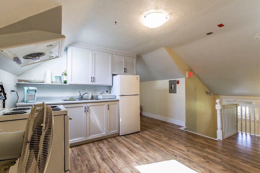 133 Albert St, Waterloo, ON à vendre - Photo du bâtiment - Image 2 de 31