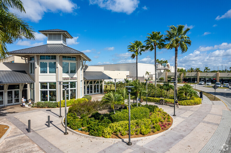 1900 Tamiami Trl N, Naples, FL à vendre - Photo principale - Image 1 de 1