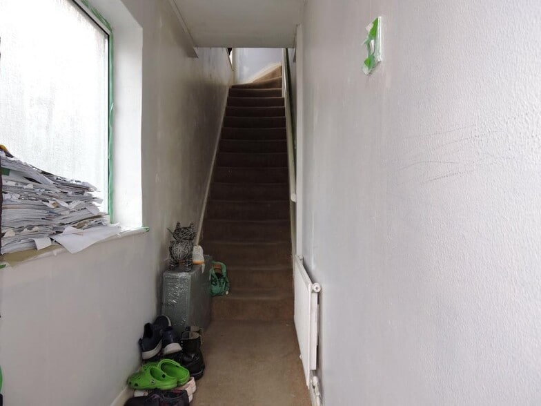 75 Saint Mark's Road, Enfield à vendre - Photo du bâtiment - Image 2 de 14