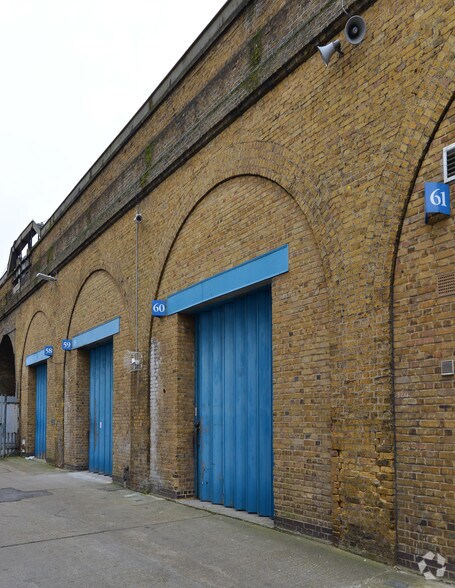 53 Parkside Business Estate, Londres à louer - Photo du bâtiment - Image 2 de 3