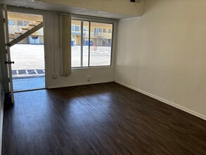 13615 Victory Blvd, Van Nuys, CA for lease Interior Photo- Image 2 of 2