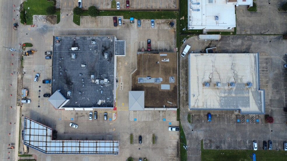 2505 Highway 6 S, Houston, TX for lease - Building Photo - Image 2 of 11