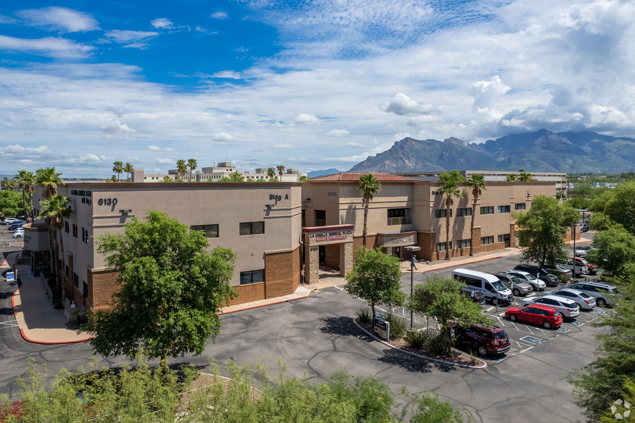 6130 N La Cholla Blvd, Tucson, AZ à louer Photo du b timent- Image 1 de 5