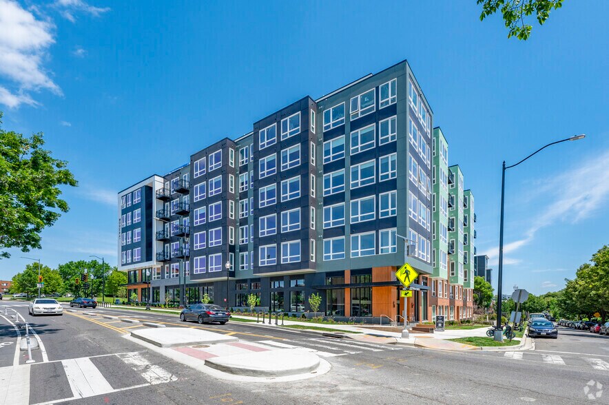 1701 H St NE, Washington, DC à louer - Photo du bâtiment - Image 2 de 42