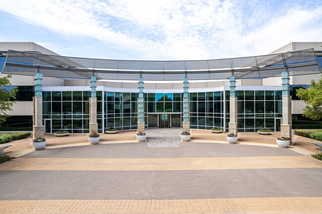 Plus de détails pour 5340 Legacy Dr, Plano, TX - Bureau à louer