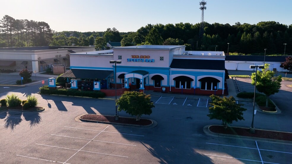11581 Robious Rd, Richmond, VA à vendre - Vidéo sur l’inscription commerciale - Image 2 de 13