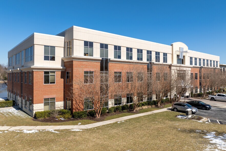 100 Eastshore Dr, Glen Allen, VA à louer - Photo du bâtiment - Image 2 de 4