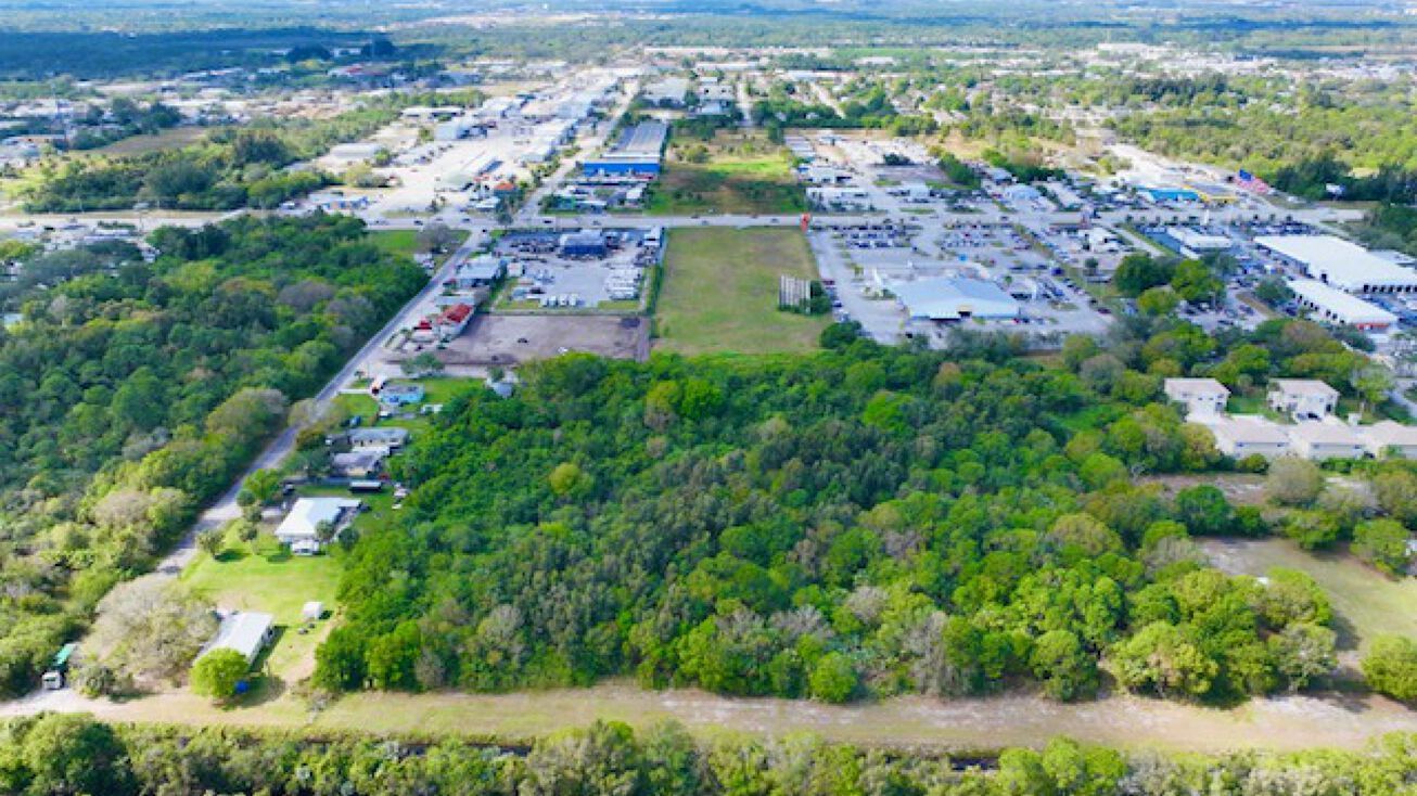 Dickson Drive-Savannah Landings, Fort Pierce, FL for sale Primary Photo- Image 1 of 4