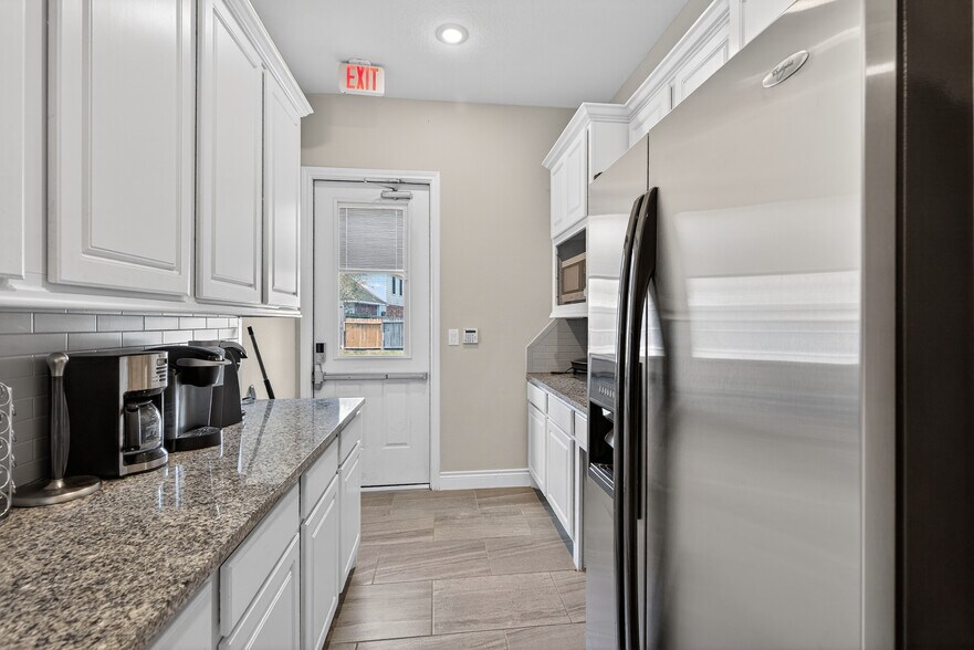 32400 SH 249, Pinehurst, TX à vendre - Photo intérieure - Image 2 de 23