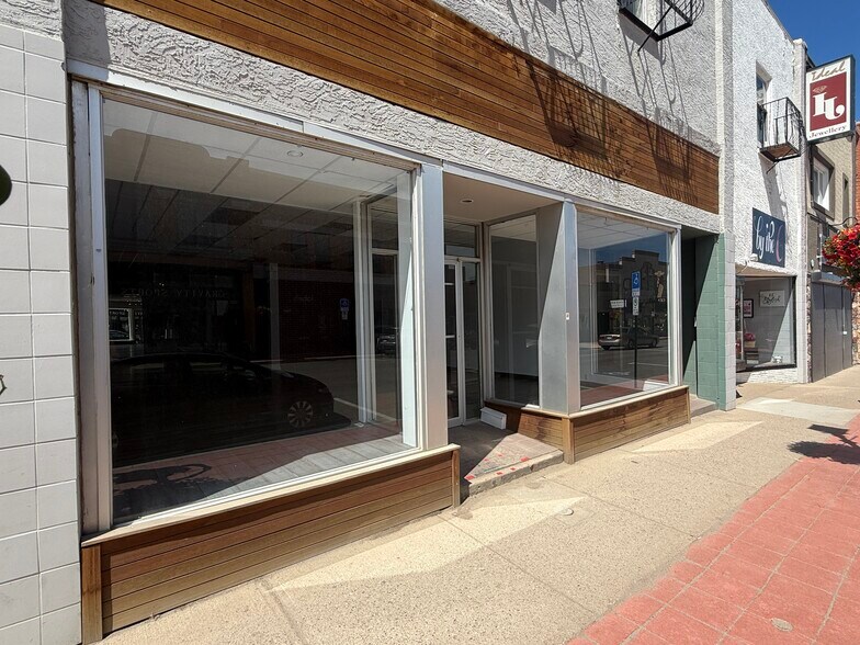 622 3 St SE, Medicine Hat, AB à louer - Photo du bâtiment - Image 3 de 39