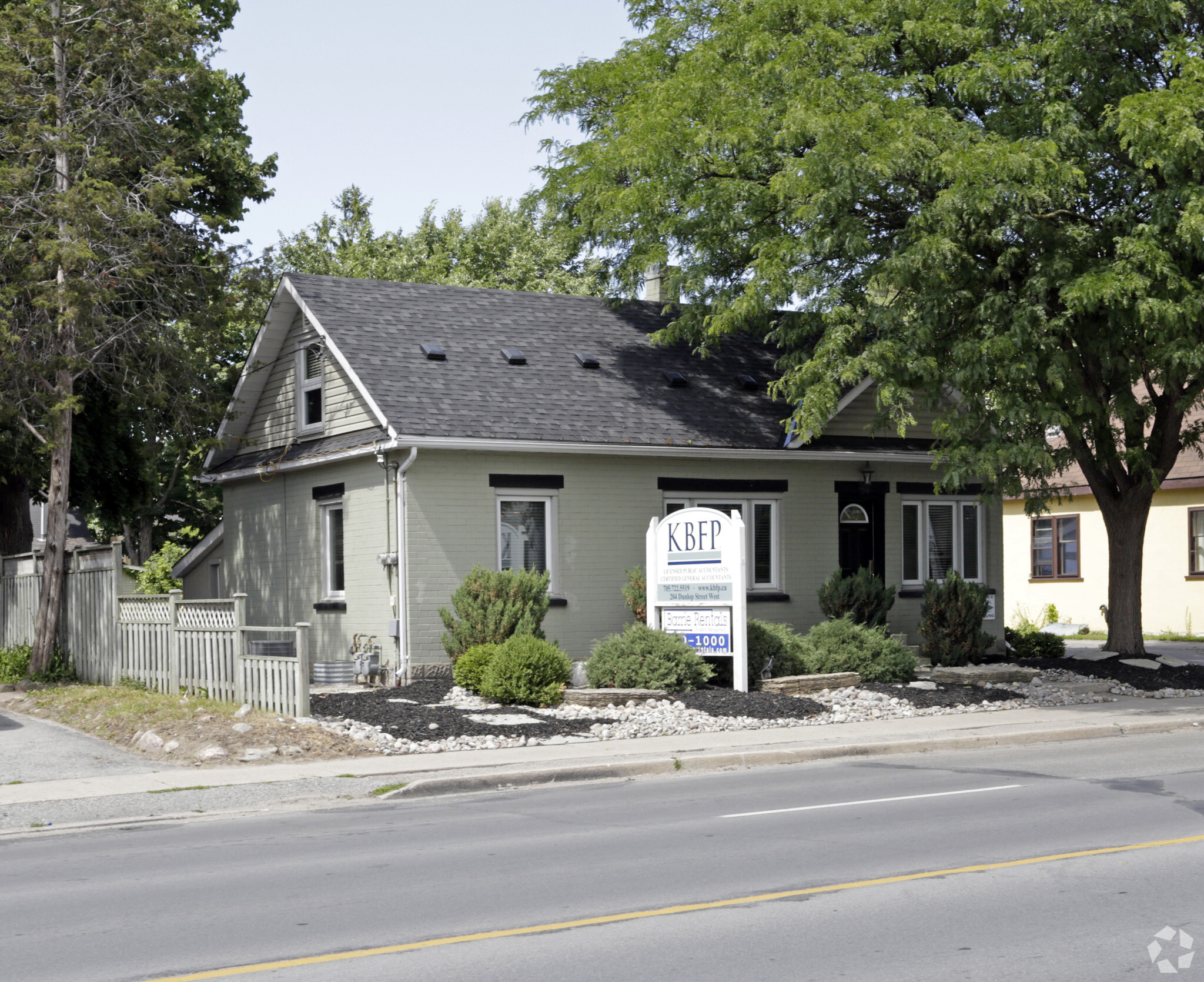 204 Dunlop St W, Barrie, ON for lease Primary Photo- Image 1 of 4