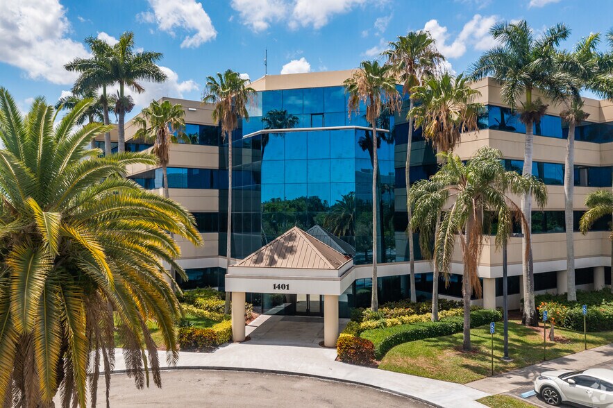 1401 NW 136th Ave, Sunrise, FL à louer - Photo du bâtiment - Image 3 de 7