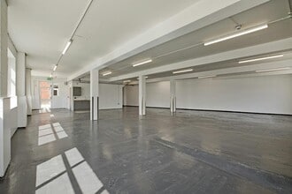 Burley Hill Trading Est, Leeds for lease Interior Photo- Image 1 of 5