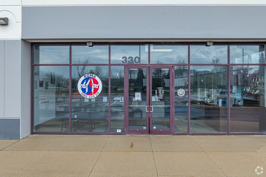 310-336 W Army Trail Rd, Carol Stream, IL à louer - Photo du bâtiment - Image 2 de 5