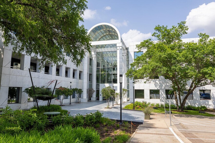 5000 Plaza On The Lake Dr, Austin, TX à louer - Photo intérieure - Image 2 de 20