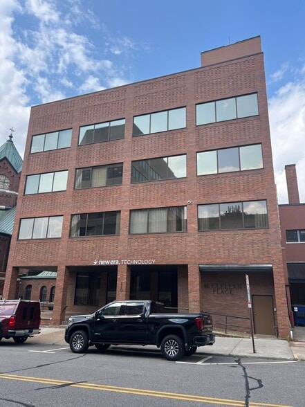 210 McClellan St, Wausau, WI à louer - Photo principale - Image 1 de 6