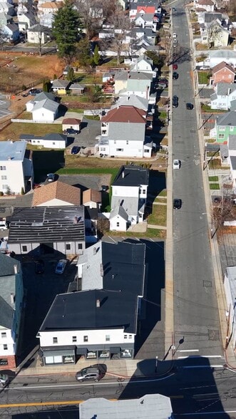 285-289 East St, Ludlow, MA à vendre - Vidéo sur l’inscription commerciale - Image 3 de 72