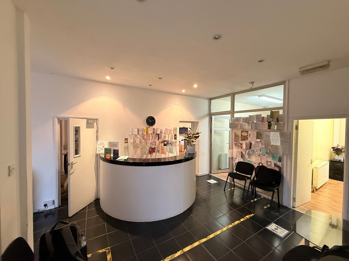 409-411 Brixton Rd, London, LND SW9 7DG - Unit First Fl - - Interior Photo - Image 2 of 7
