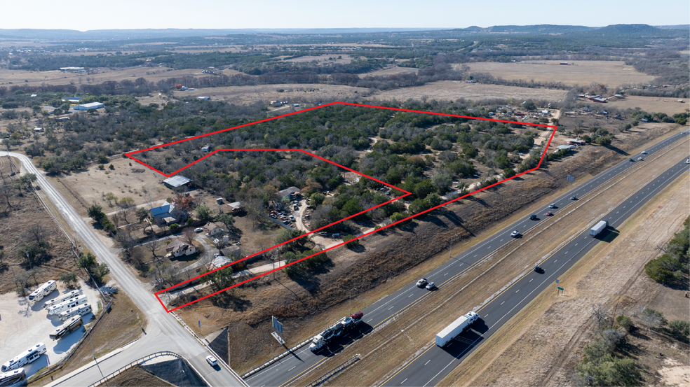 854 N Creek Rd, Comfort, TX à louer - Photo du bâtiment - Image 2 de 22