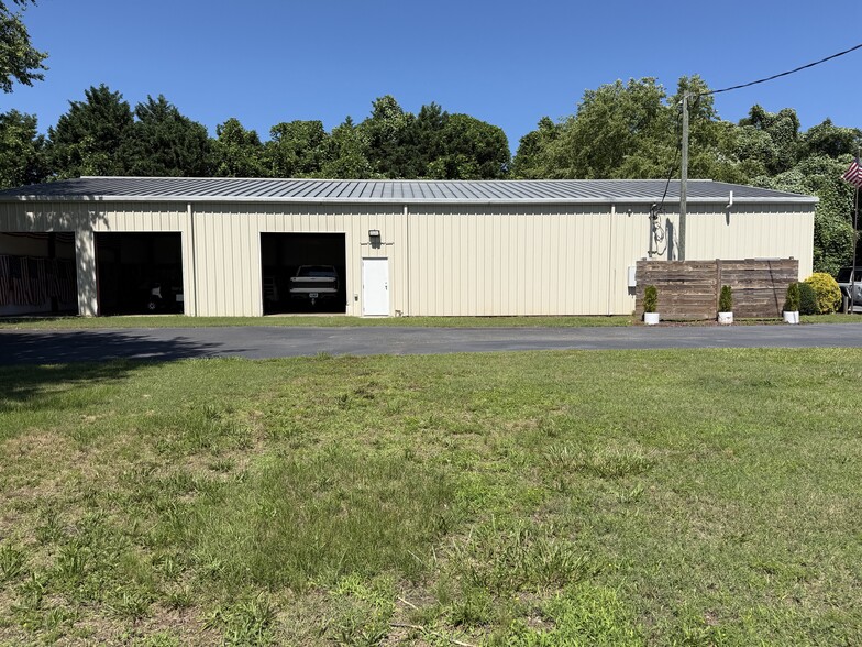 5541 Thompson Bridge Rd, Murrayville, GA à vendre - Photo du bâtiment - Image 3 de 16