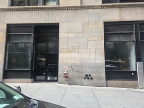225 Broadway, New York, NY for lease Interior Photo- Image 1 of 4