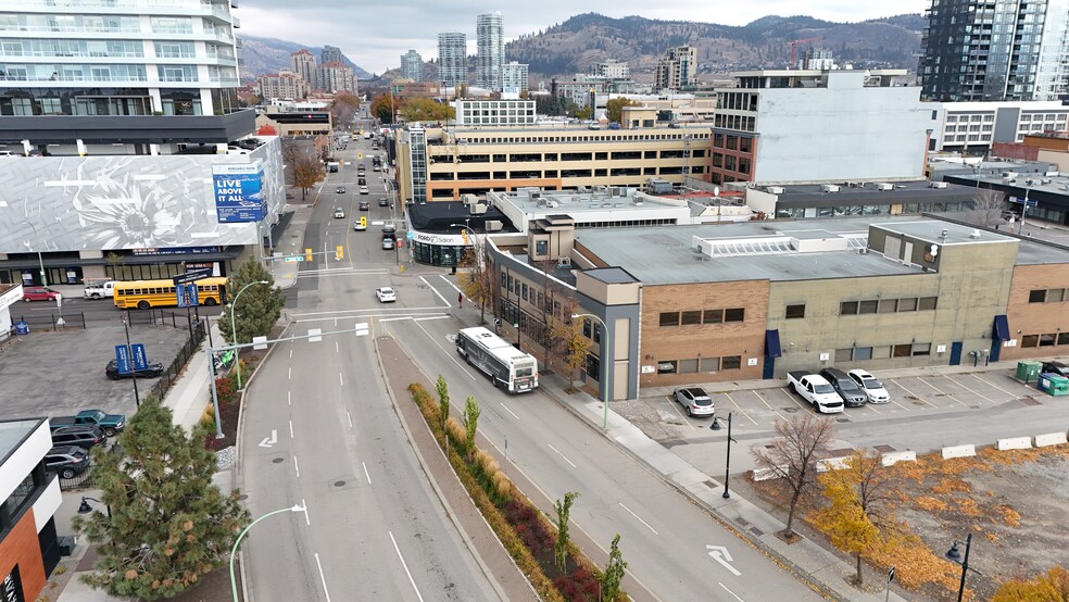 1659 Water St, Kelowna, BC for sale - Building Photo - Image 3 of 28
