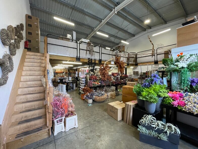 Dencora Way, Ashford à louer - Photo du bâtiment - Image 3 de 5