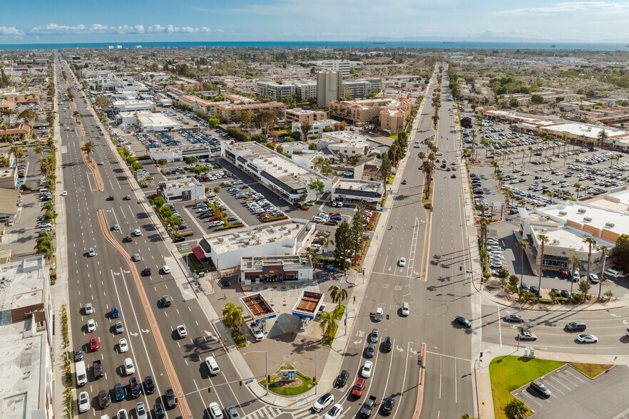 18581-18631 Beach Blvd, Huntington Beach, CA à louer - Photo du bâtiment - Image 1 de 37