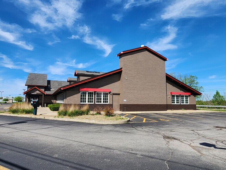 1519 W River Rd N, Elyria, OH à vendre - Photo du bâtiment - Image 2 de 10