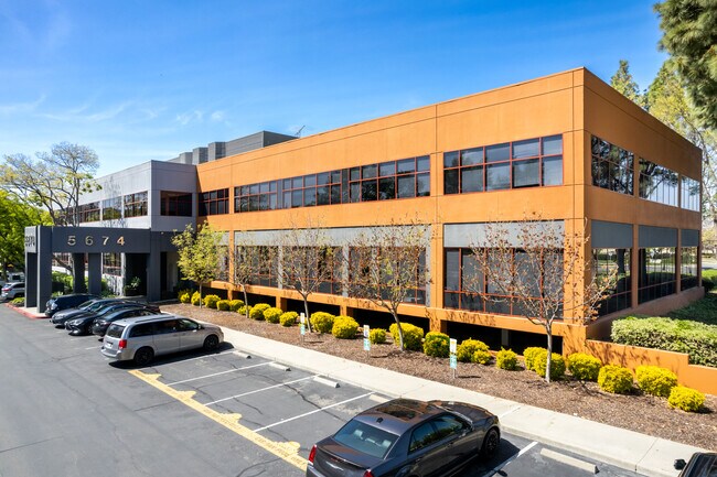 Plus de détails pour 5674 Stoneridge Dr, Pleasanton, CA - Bureau à louer