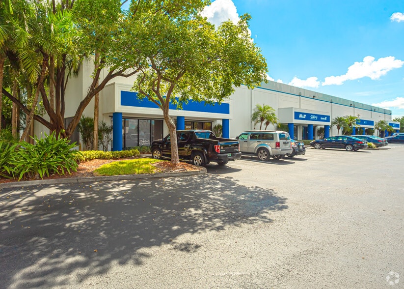 8850-8880 NW 18th Ter, Miami, FL for lease - Building Photo - Image 2 of 6