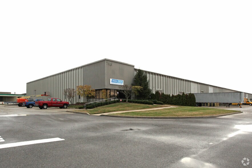 7925 National Tpke, Louisville, KY for lease - Primary Photo - Image 1 of 6