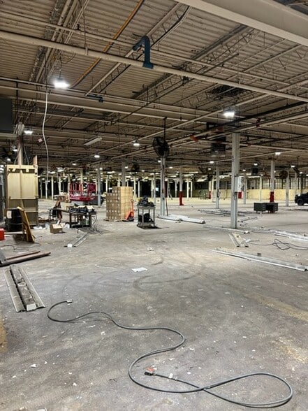 400 Myron St, Youngstown, OH for lease - Building Photo - Image 3 of 19