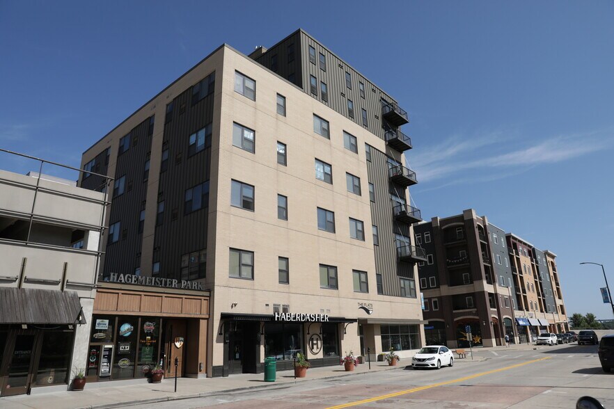 335 N Washington St, Green Bay, WI à louer - Photo du bâtiment - Image 3 de 7