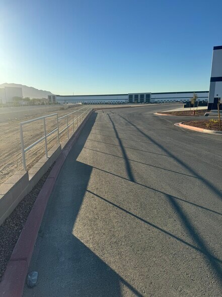 Corner Of North Las Vegas Blvd, Las Vegas, NV à vendre - Photo du bâtiment - Image 2 de 26