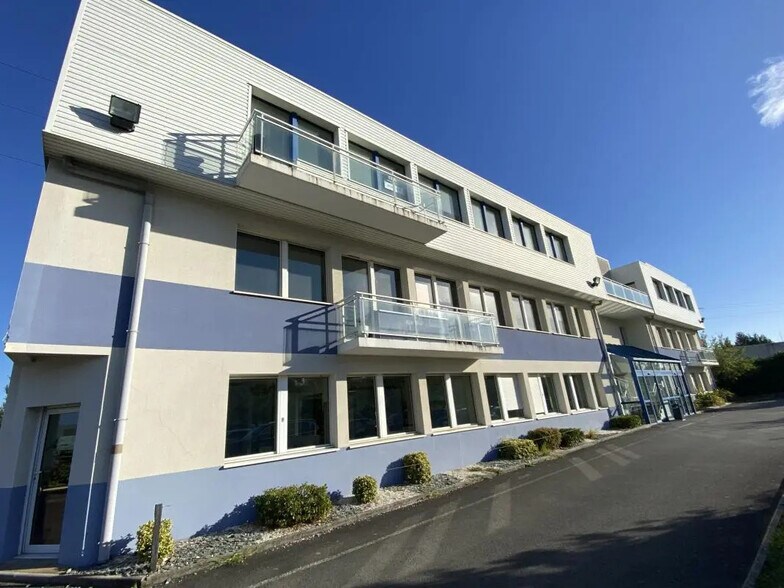 Office in Cesson-Sévigné for lease - Building Photo - Image 2 of 11