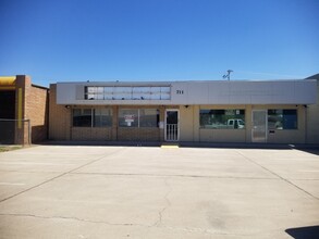 711 E Florence Blvd, Casa Grande, AZ à louer Photo du bâtiment- Image 1 de 1