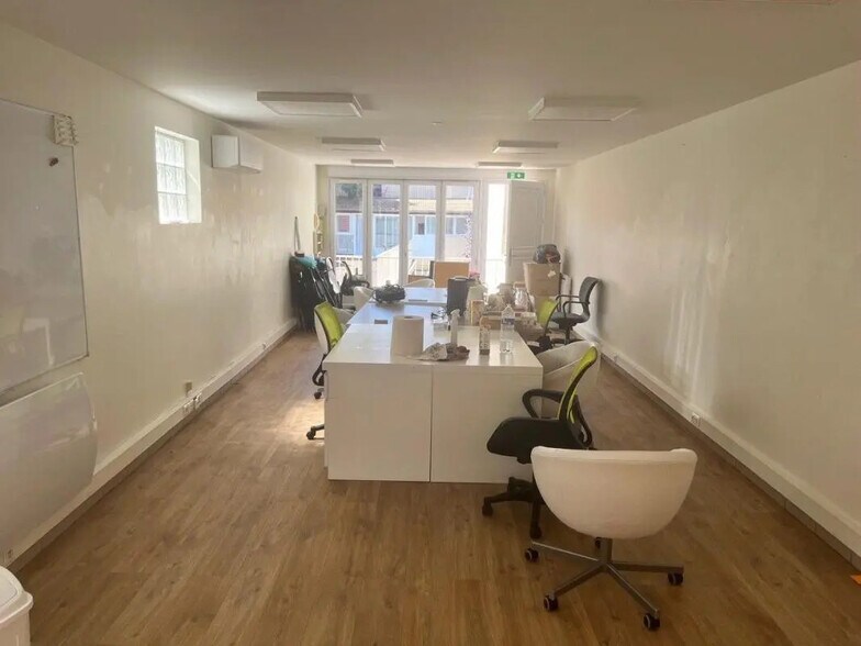 Office in Nanterre for lease - Building Photo - Image 3 of 8