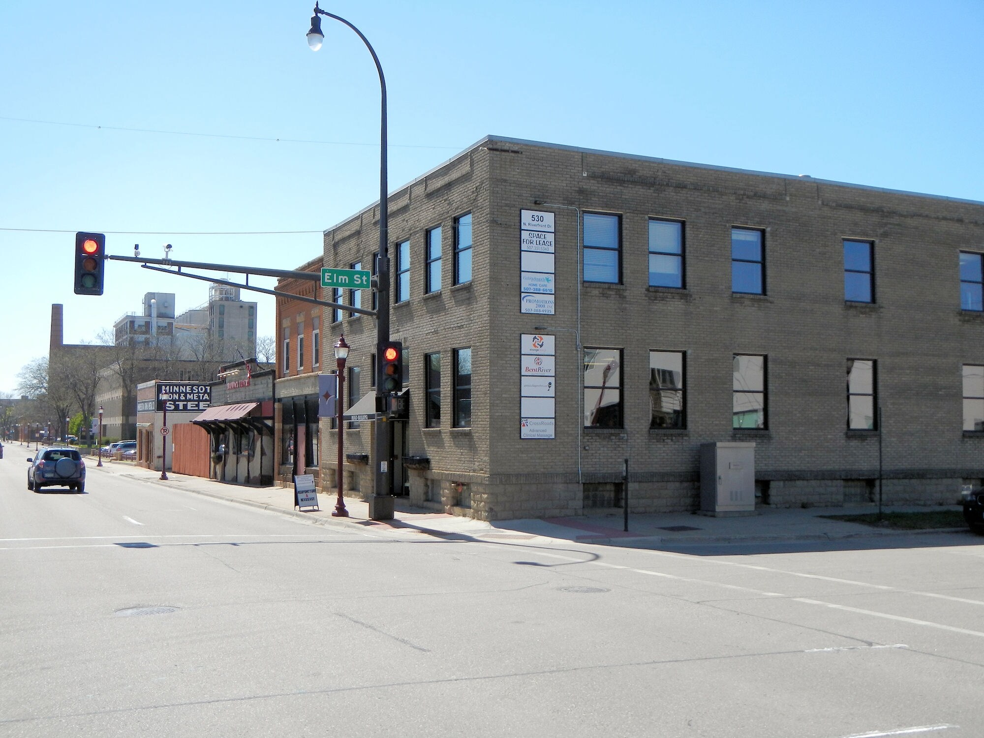 530 N Riverfront Dr, Mankato, MN à louer Photo principale- Image 1 de 12