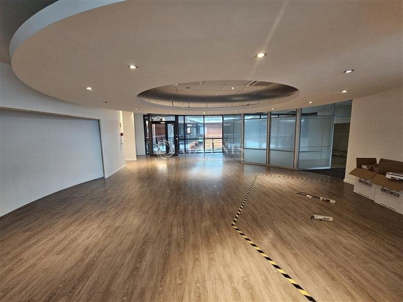 Office in Rosny-sous-Bois for lease - Interior Photo - Image 3 of 12