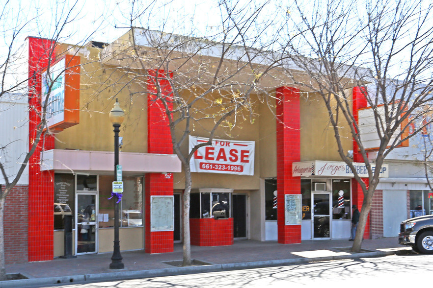 1006 Main St, Delano, CA for lease - Primary Photo - Image 1 of 4