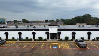 3800 Highway 365, Port Arthur TX - Garderie